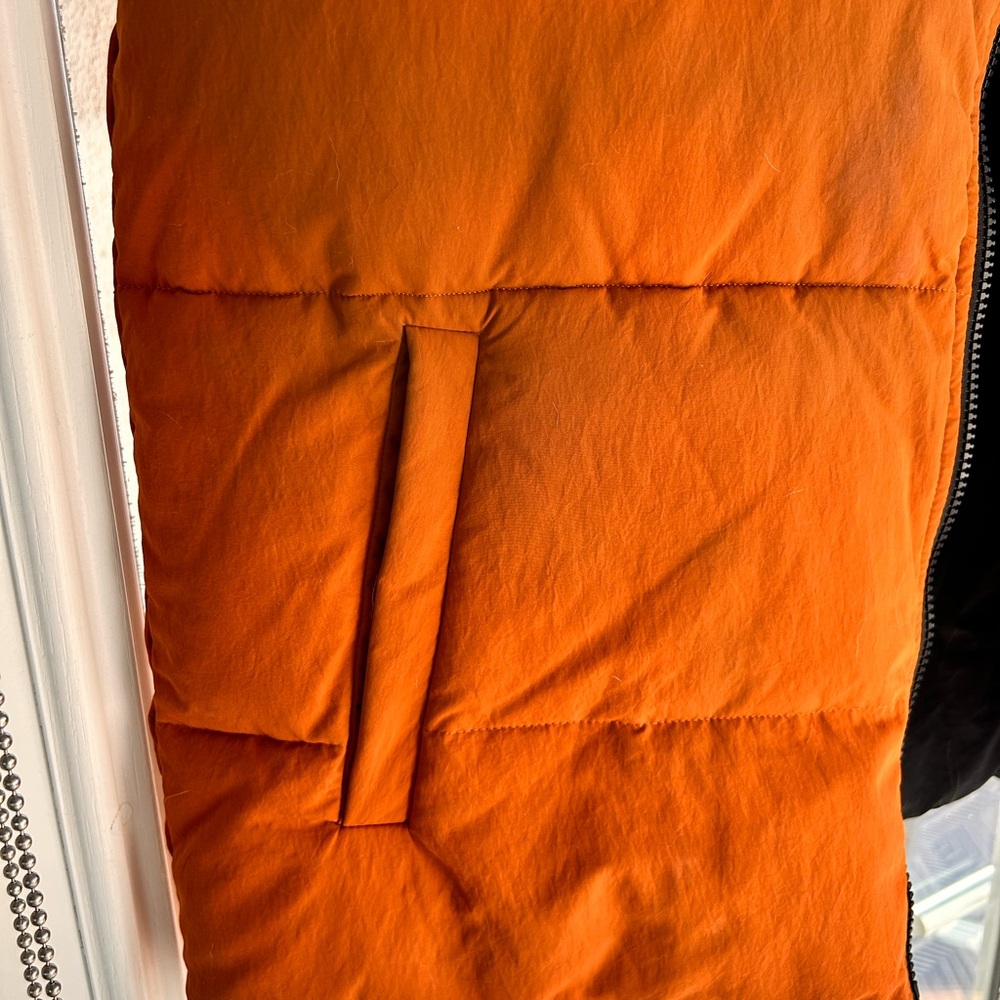 Everlane Orange Puffer Vest - Picture 3 of 4